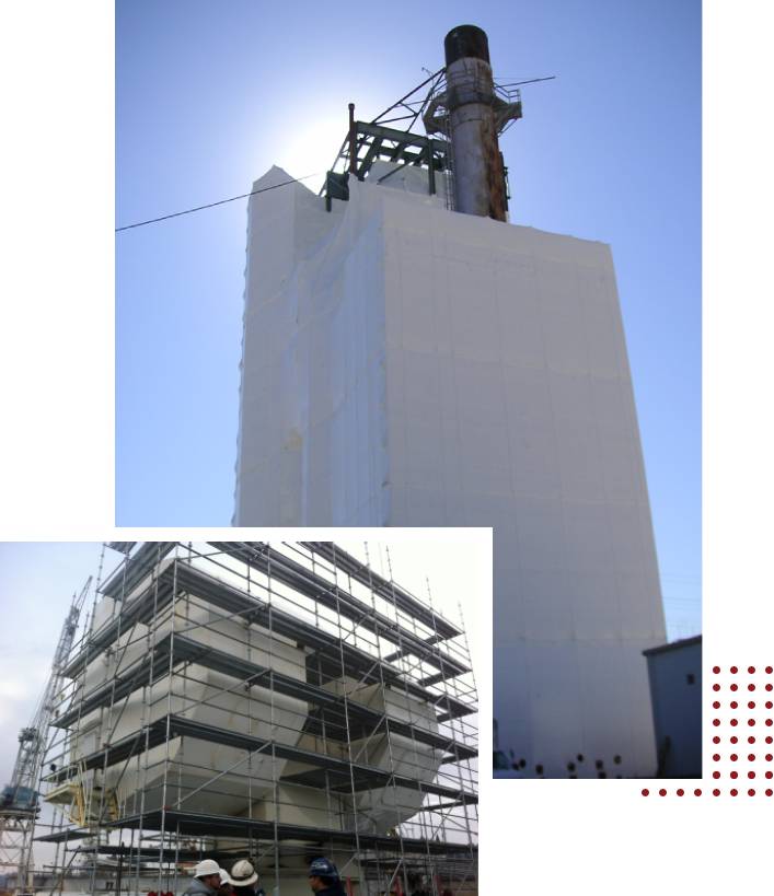 Two pictures of a building under construction with Premier Scaffold.